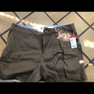 Women’s Attention twill shorts size 6